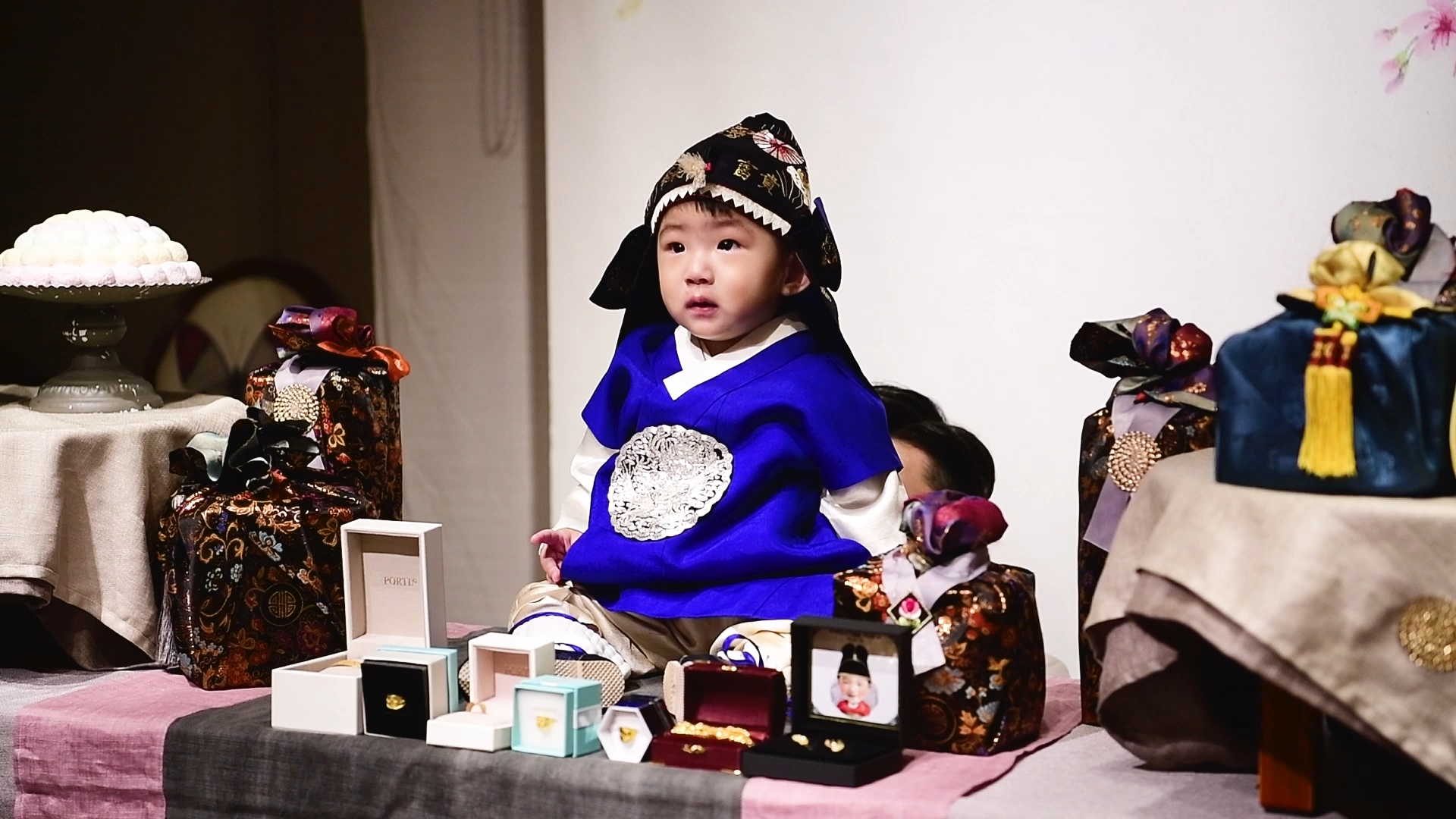 박준서돌잔치영상전체본.mp4_snapshot_03.53_[2020.09.09_23.18.36].jpg
