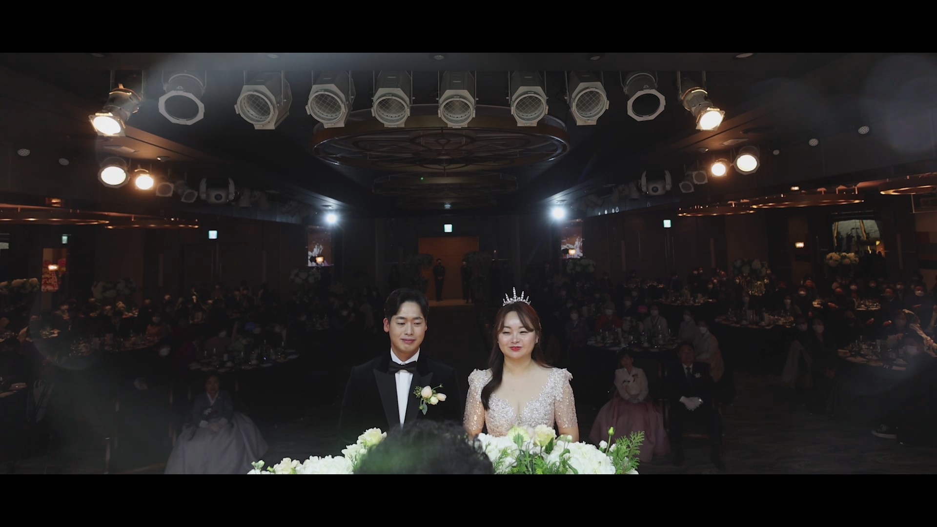 12월12일 코모도호텔 웨딩영상 전체스케치1부.mp4_snapshot_02.18_[2022.01.30_23.34.07].jpg