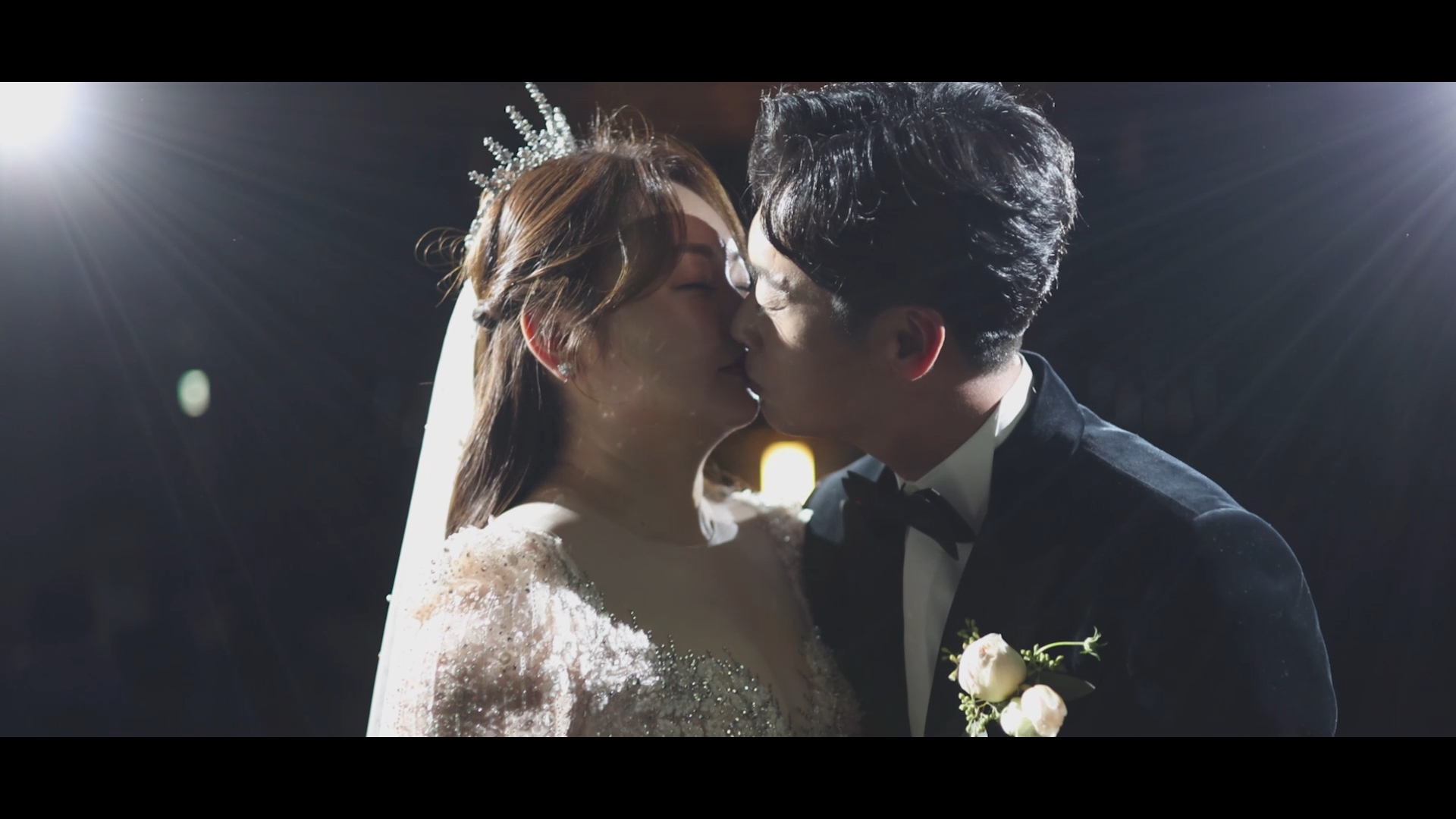 12월12일 코모도호텔 웨딩영상 전체스케치1부.mp4_snapshot_03.36_[2022.01.30_23.34.55].jpg