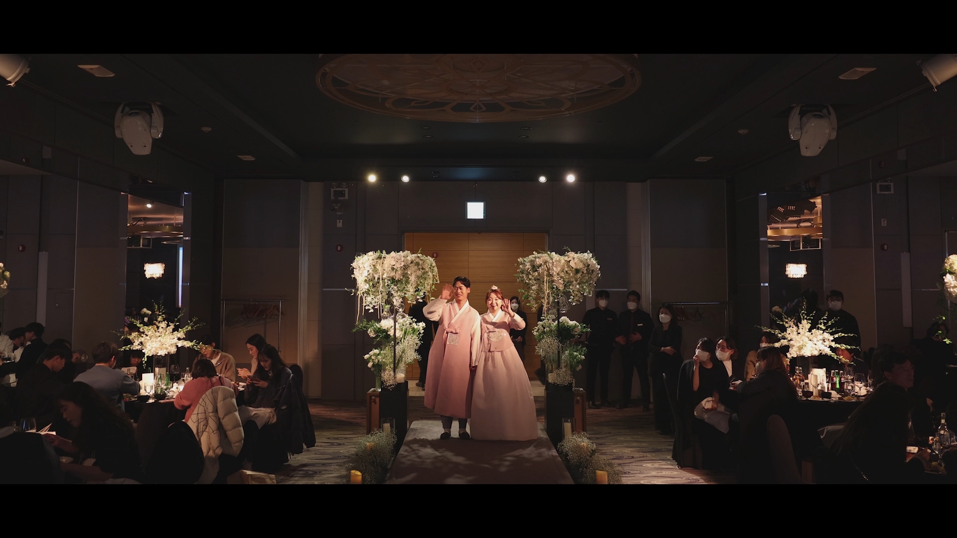 12월12일 코모도호텔 웨딩영상 전체스케치2부.mp4_snapshot_00.20_[2022.01.30_23.35.45].jpg