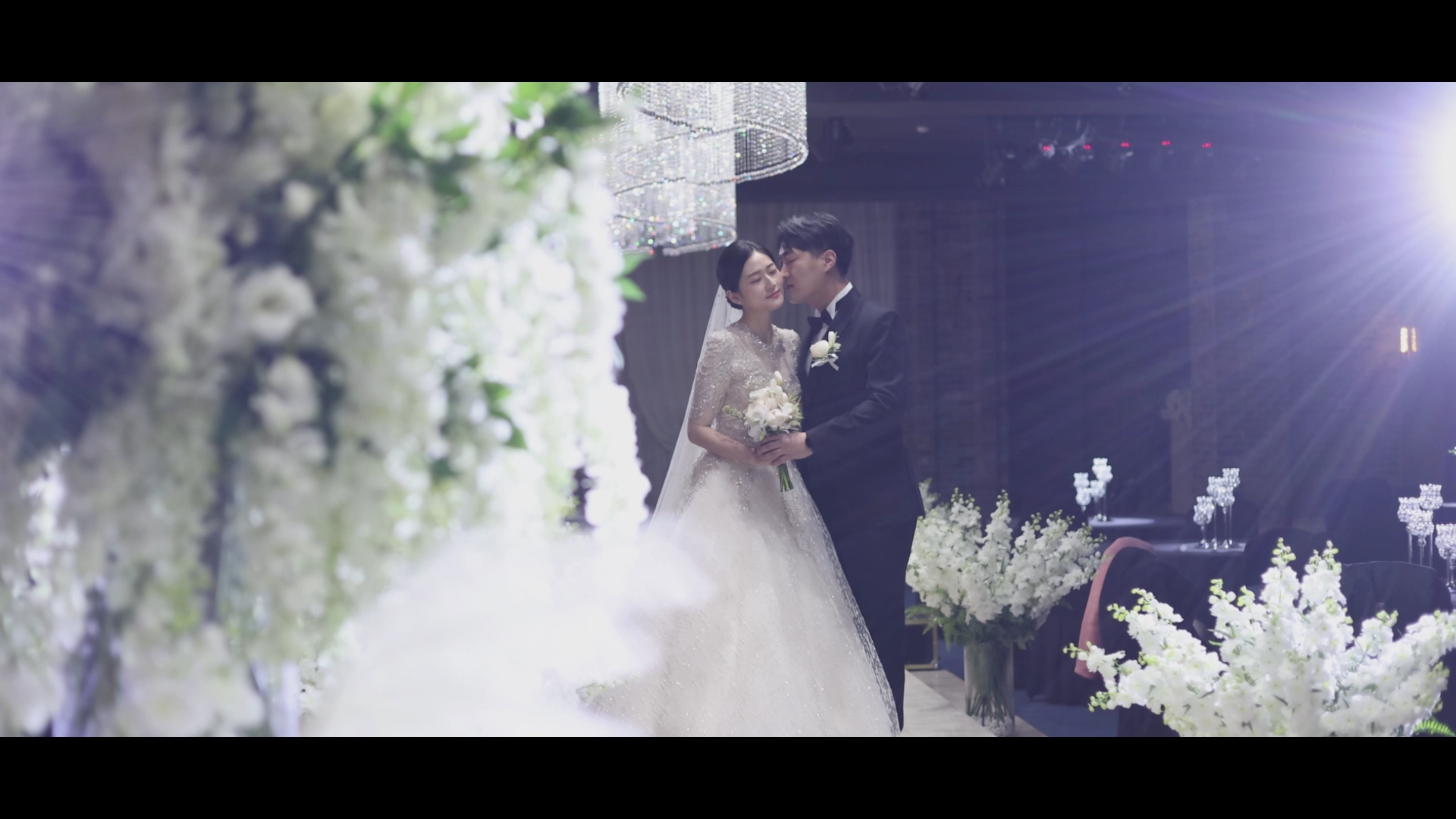 1031 김해메르시앙 웨딩영상 전체스케치.mp4_snapshot_00.56_[2022.01.10_16.34.55].jpg