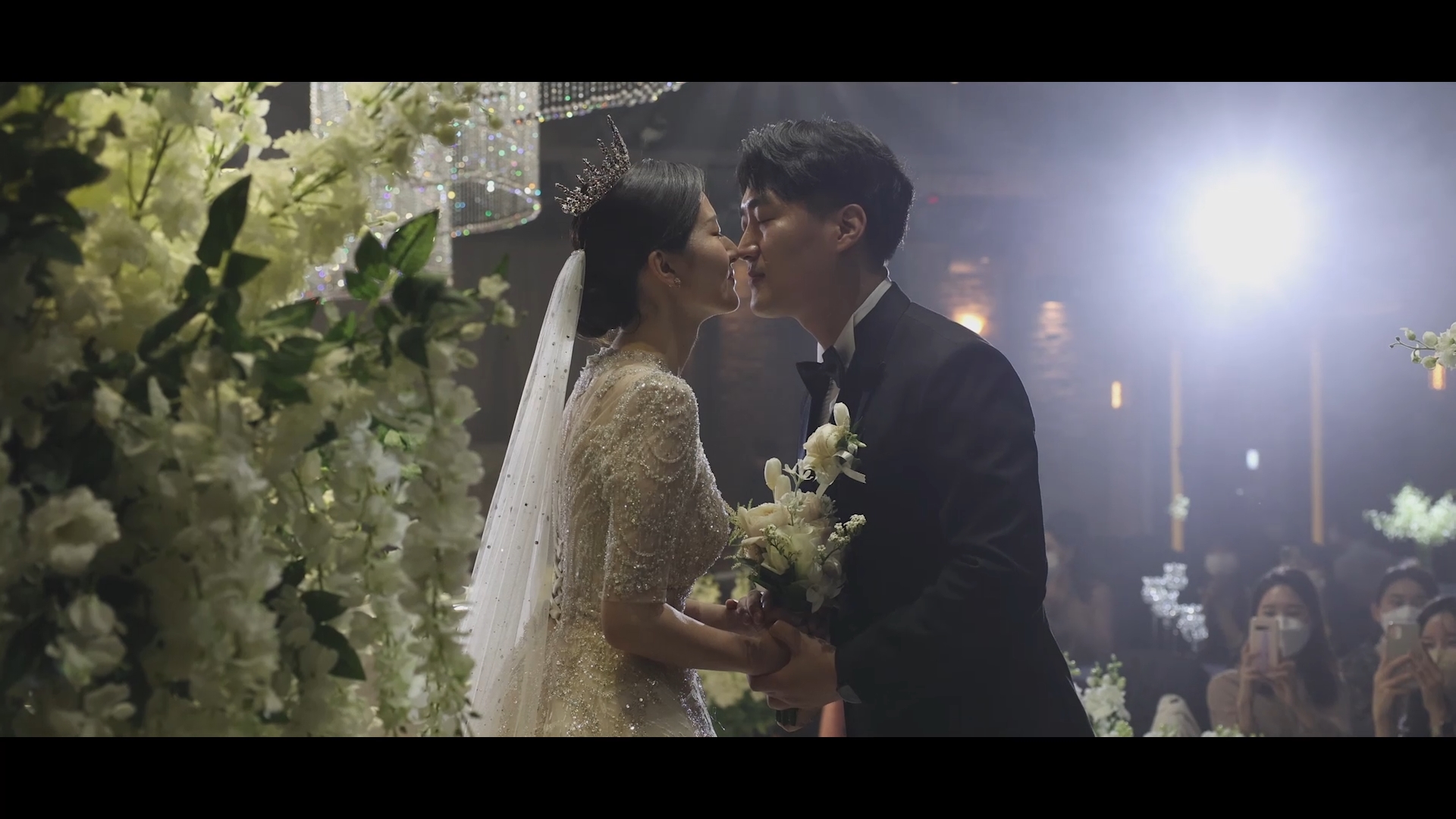1031 김해메르시앙 웨딩영상 전체스케치.mp4_snapshot_04.14_[2022.01.10_16.37.13].jpg