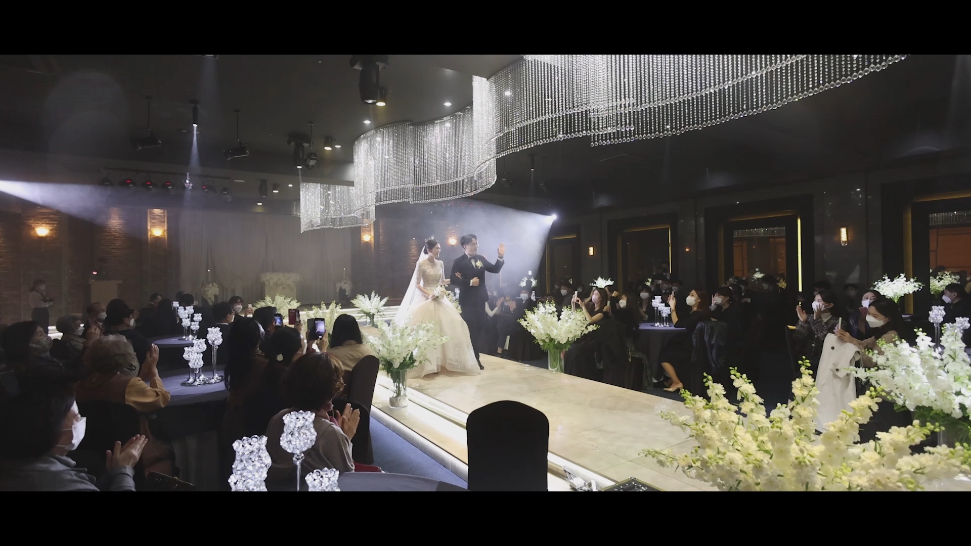 1031 김해메르시앙 웨딩영상 전체스케치.mp4_snapshot_04.08_[2022.01.10_16.37.02].jpg