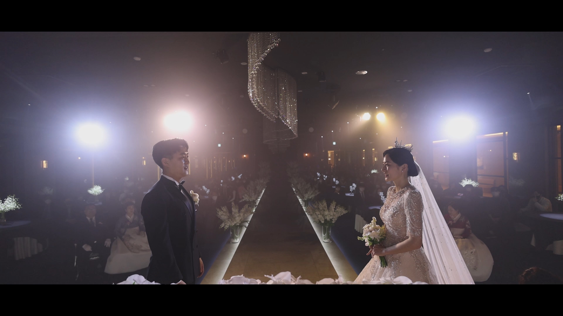 1031 김해메르시앙 웨딩영상 전체스케치.mp4_snapshot_02.59_[2022.01.10_16.36.02].jpg