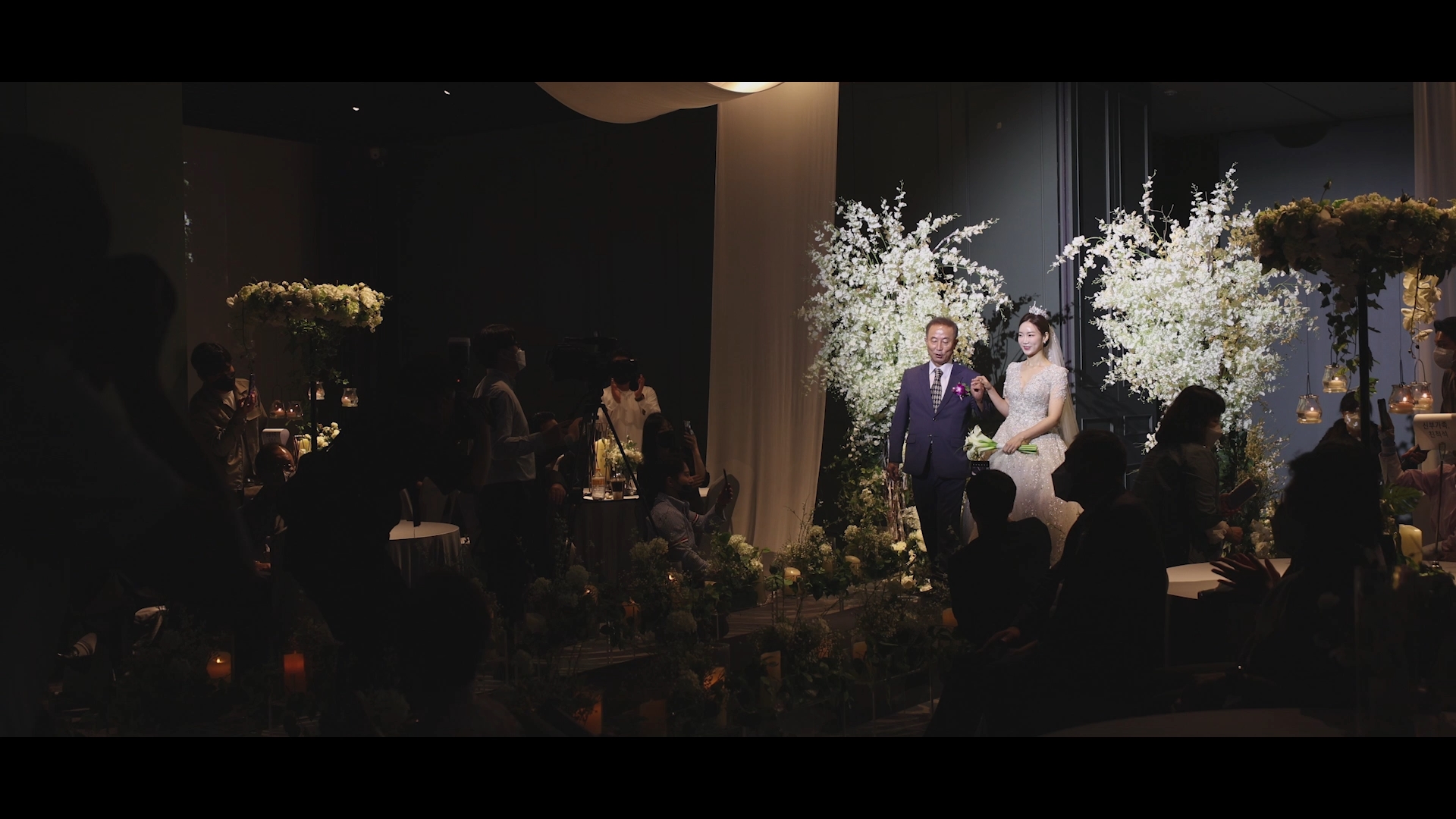 0925아바니웨딩전체스케치본.mp4_snapshot_01.43_[2021.10.11_02.18.07].jpg